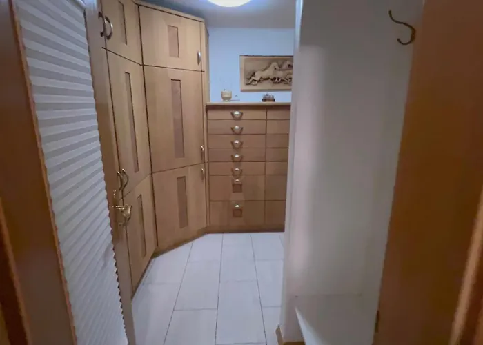 Conny In Der Bauhausstadt Nyaraló *