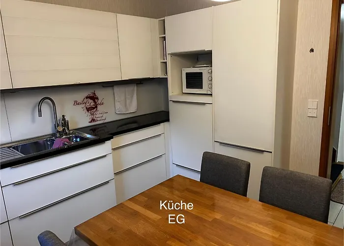 Conny In Der Bauhausstadt Nyaraló Dessau-Rosslau