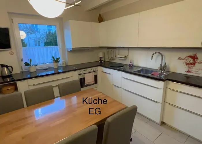 Conny In Der Bauhausstadt Nyaraló Dessau-Rosslau